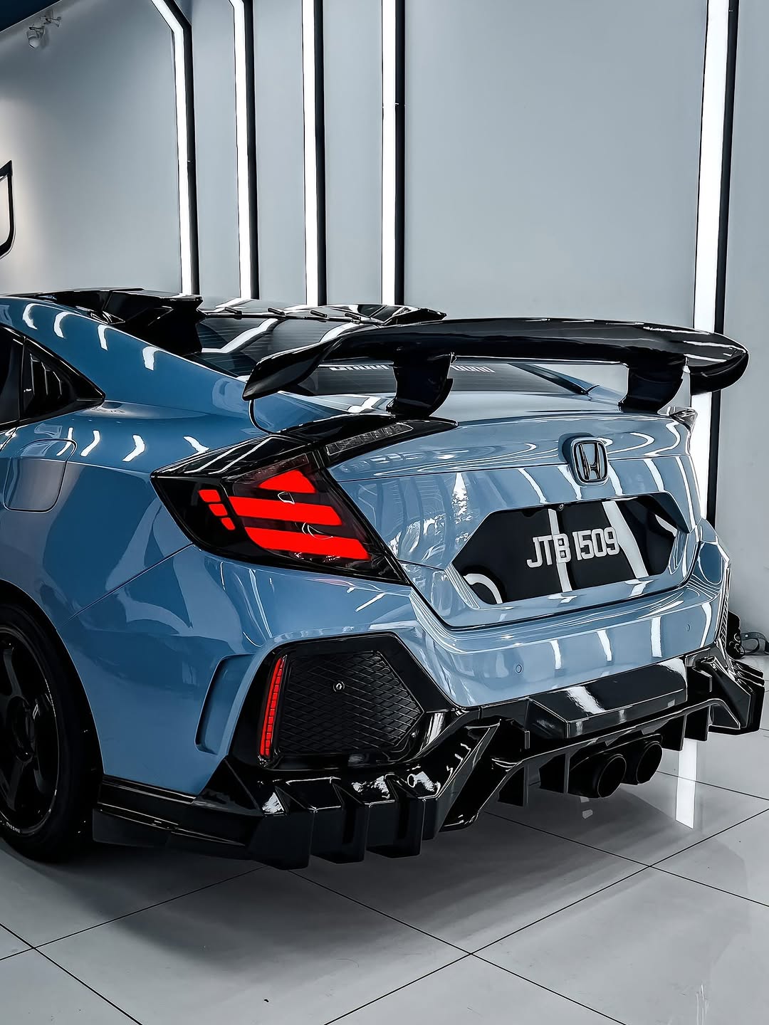 MUG Style Rear Corner Diffuser for 2017-21 Honda Civic 10th Gen Hatch