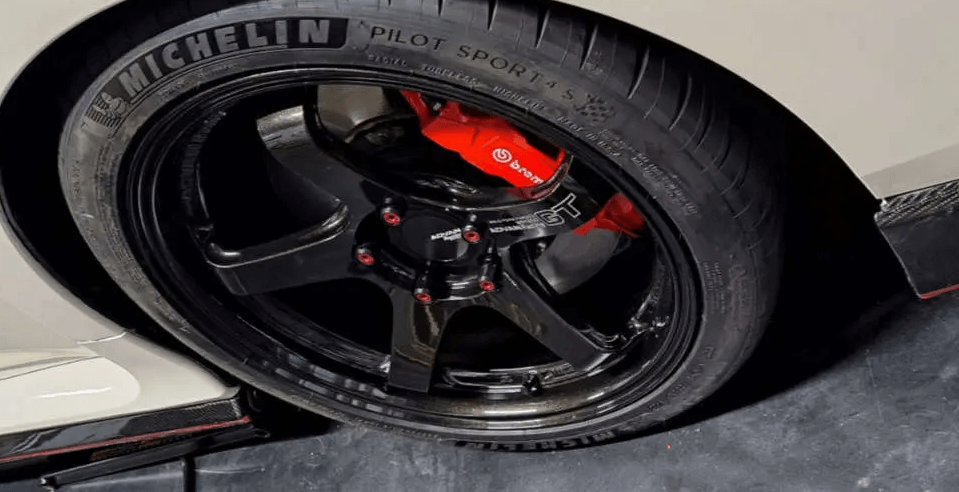 Advan GT Wheel 18x9.5 5x114.3 45mm Semi Gloss Black