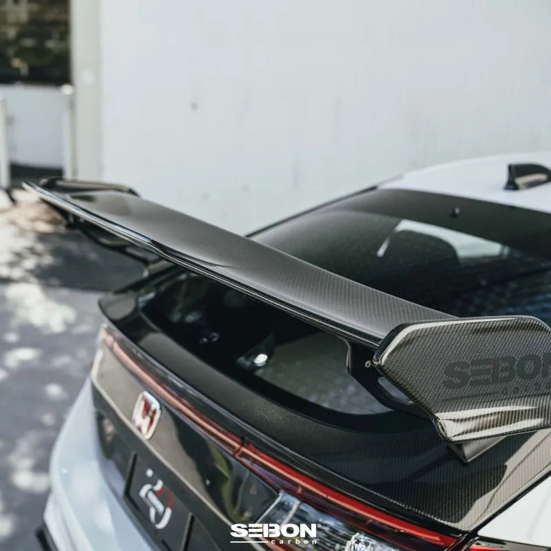 Carbon fiber rear spoiler with gloss finish mounted on 2023-2025 Honda Civic Type-R (10)