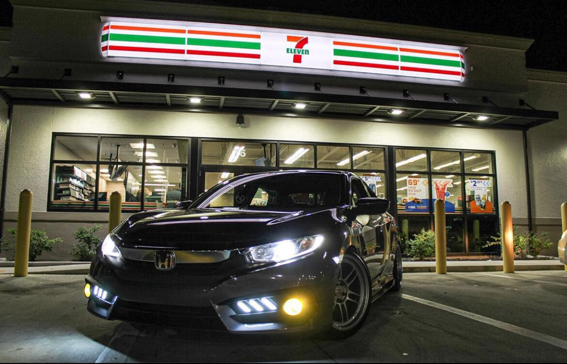 UMS Sedan Garnish Lights