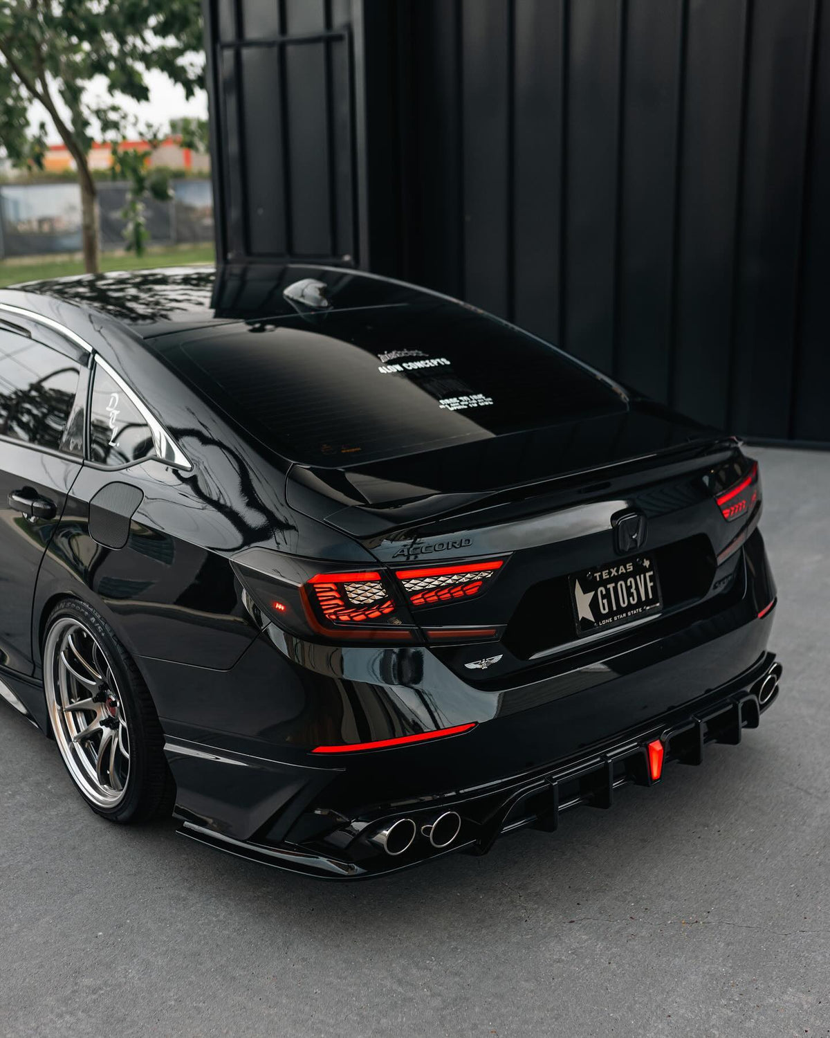 Dragon-scale patterned LED tail lights with smoked lens (1)