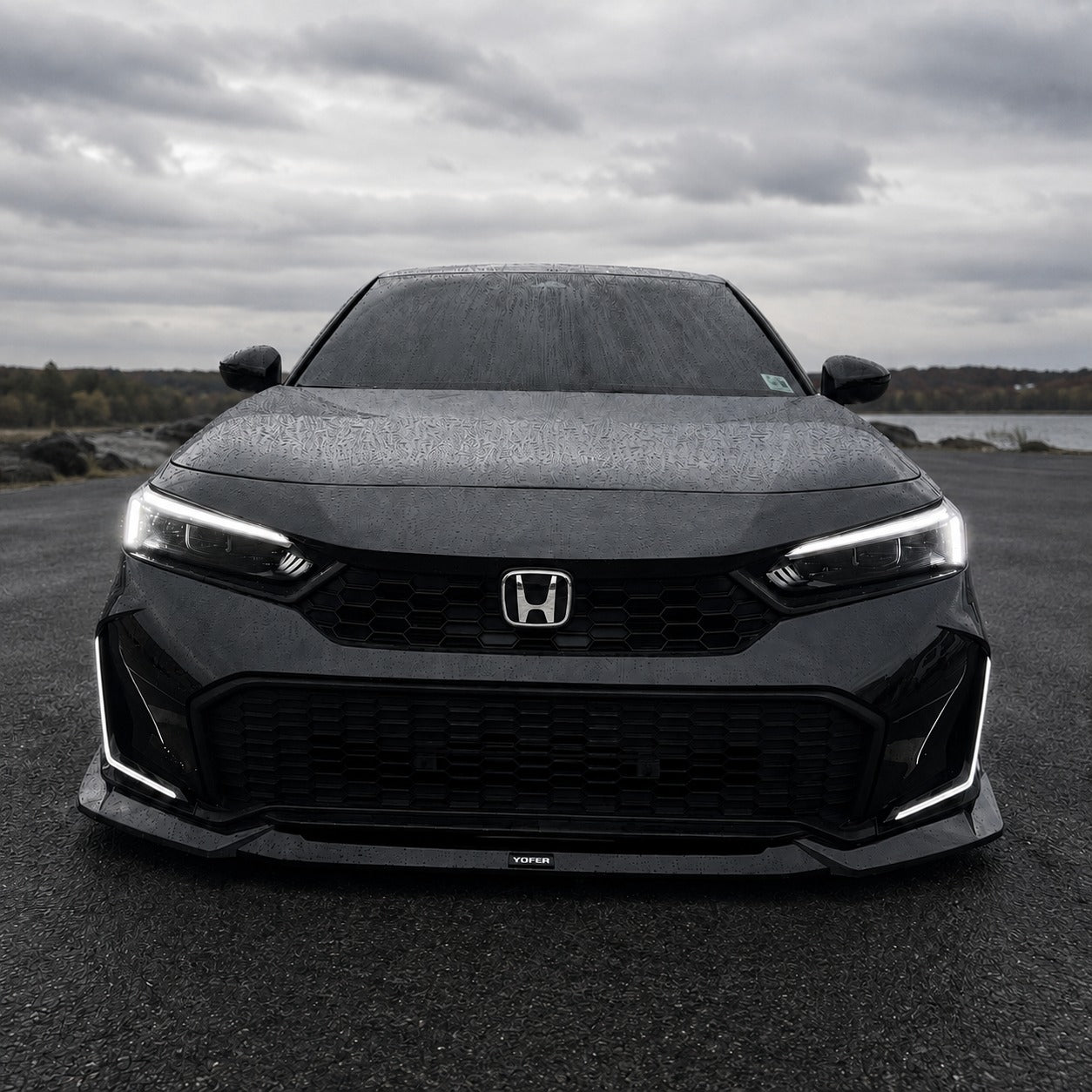 LED DRL fog light on 2025-2026 Honda Civic with white daytime running light and yellow turn signal (1)