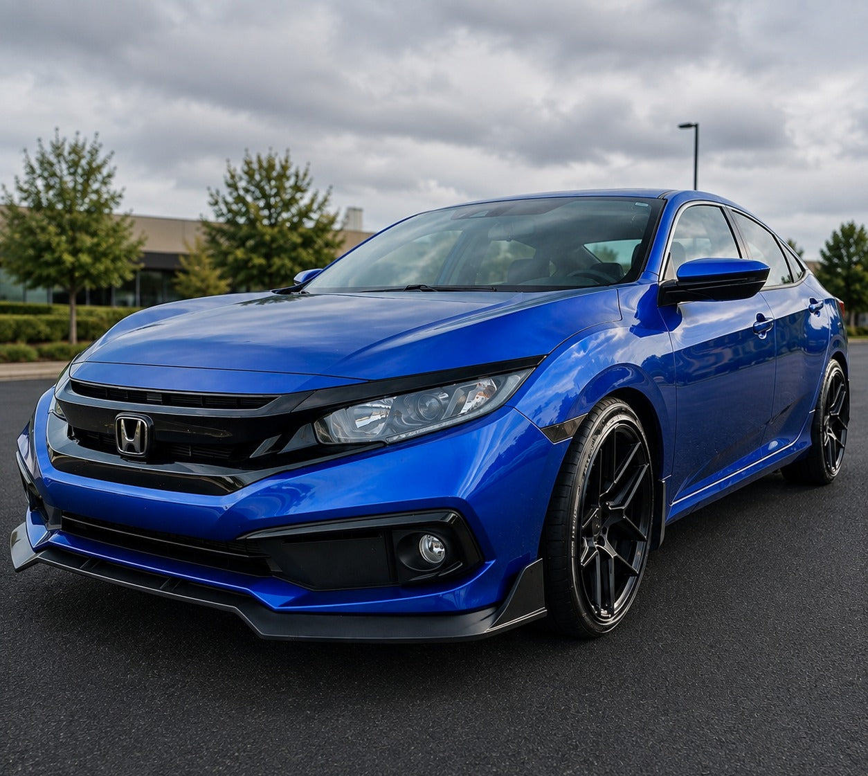 2019-2021 Honda Civic with matte black UMS V1 front lip splitter, three-quarter front angle