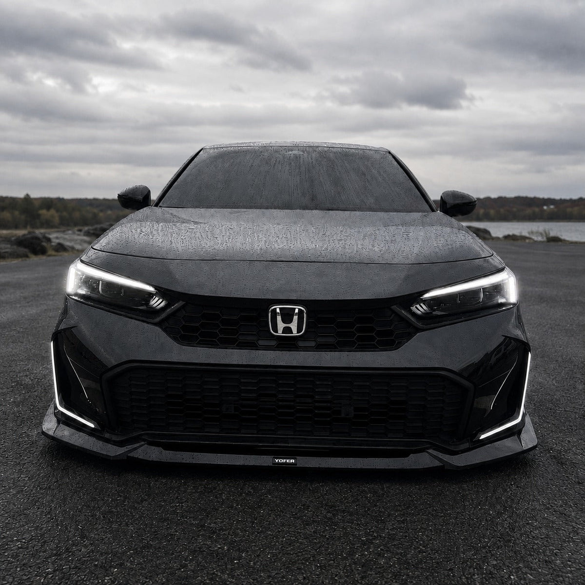 LED DRL fog light on 2025-2026 Honda Civic with white daytime running light and yellow turn signal (1)