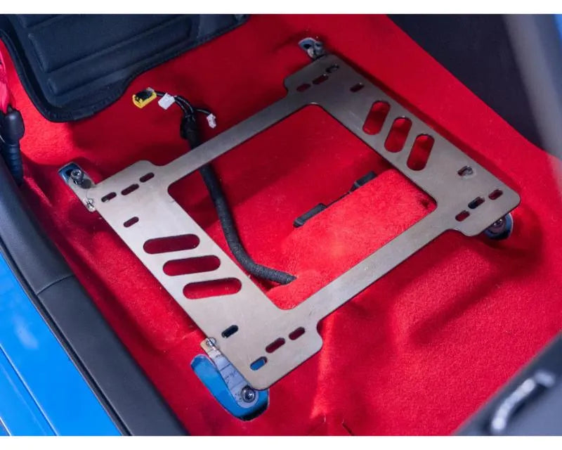 Steel seat bracket with pre-slotted holes for Honda Civic floor mounting (3)