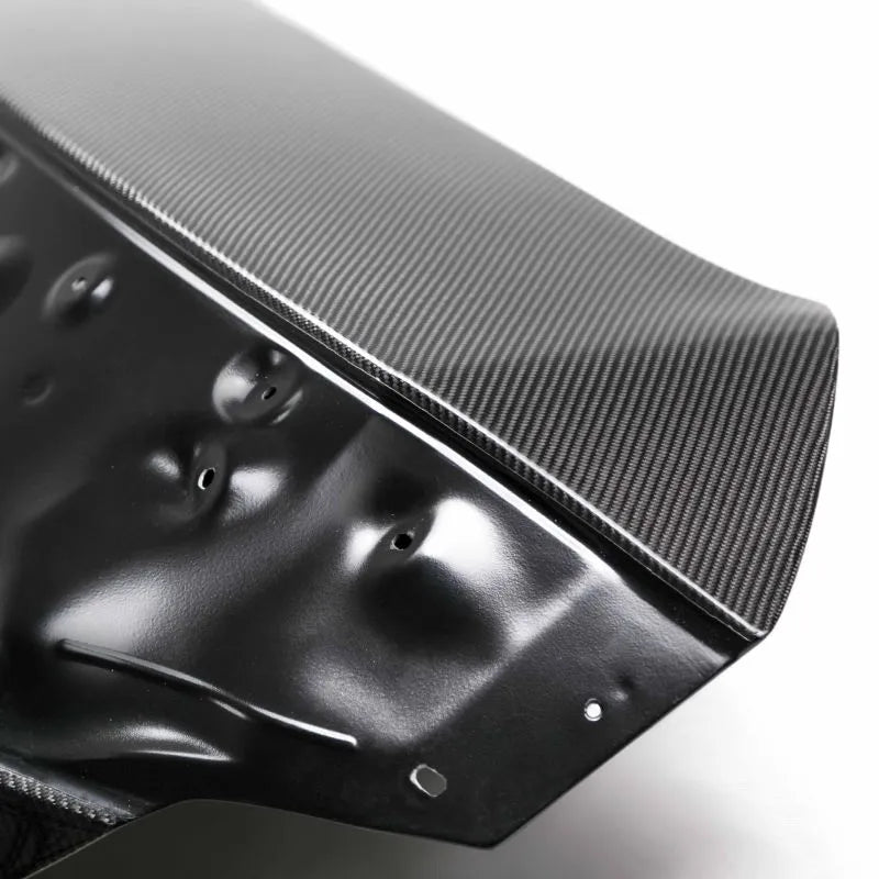 Seibon carbon fiber trunk lid with glossy finish installed on Honda Civic (4)
