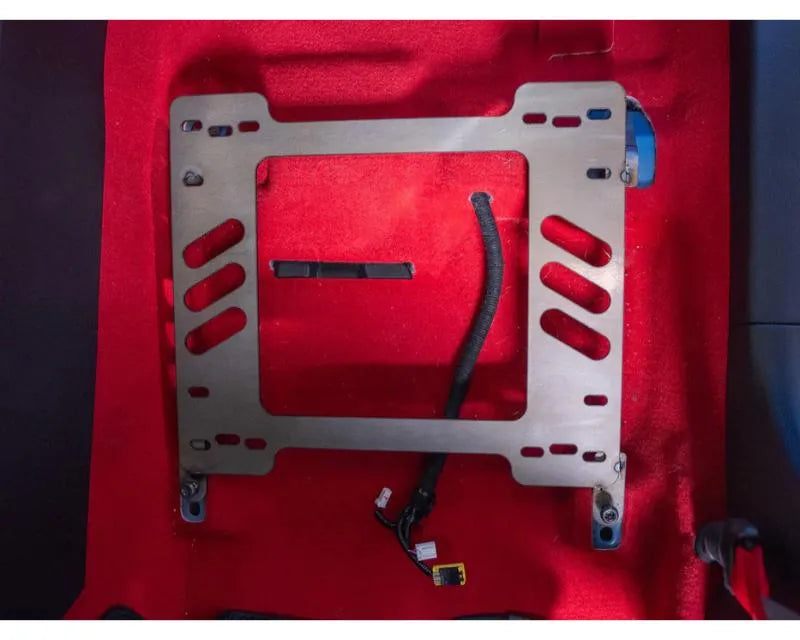 Steel seat bracket with pre-slotted holes for Honda Civic floor mounting (4)