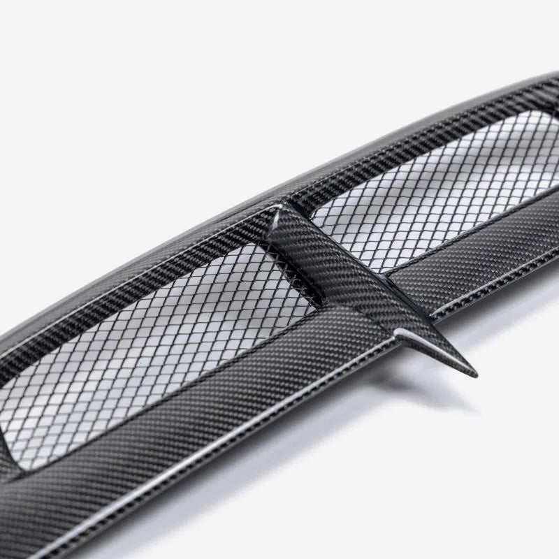 Carbon fiber hood vent with CW-style design mounted on Honda Civic Type-R (5)