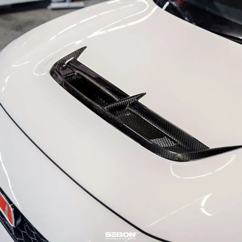 Carbon fiber hood vent with CW-style design mounted on Honda Civic Type-R (6)