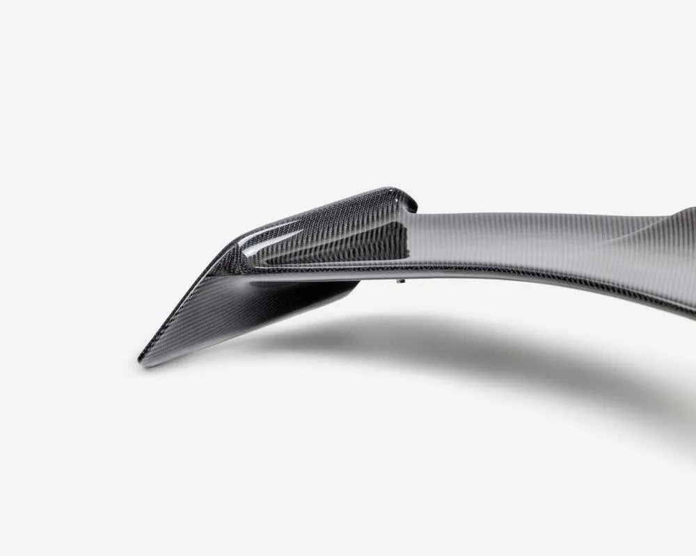 Carbon fiber rear spoiler with gloss finish mounted on 2023-2025 Honda Civic Type-R (6)