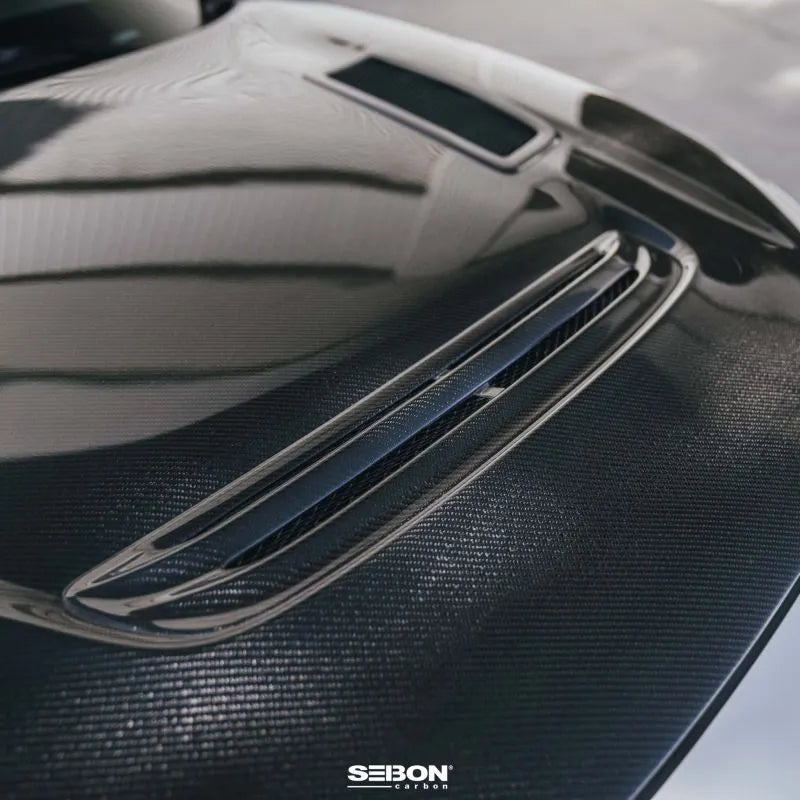 Seibon carbon fiber hood with gloss finish for Honda Civic Type-R (7)