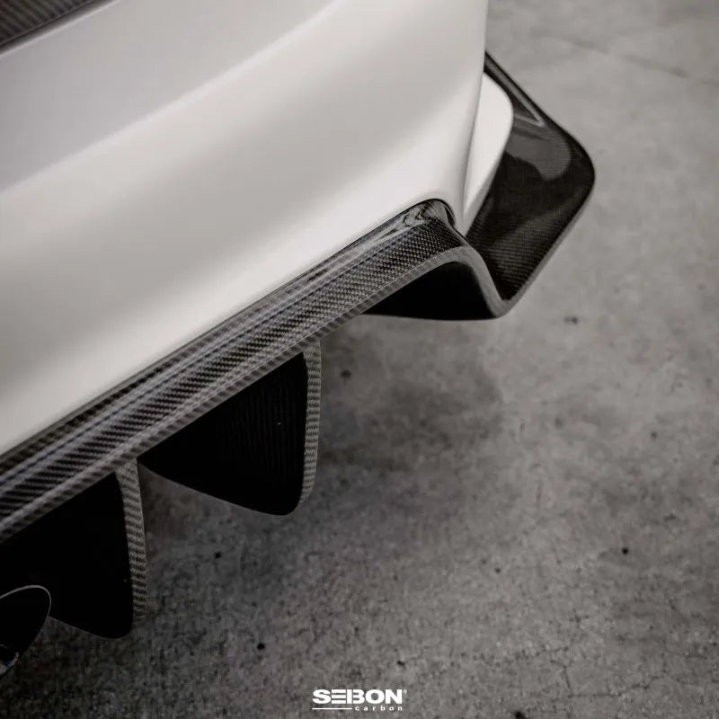 Seibon MB-Style carbon fiber rear diffuser mounted on 2023-2025 Honda Civic Type-R (8)