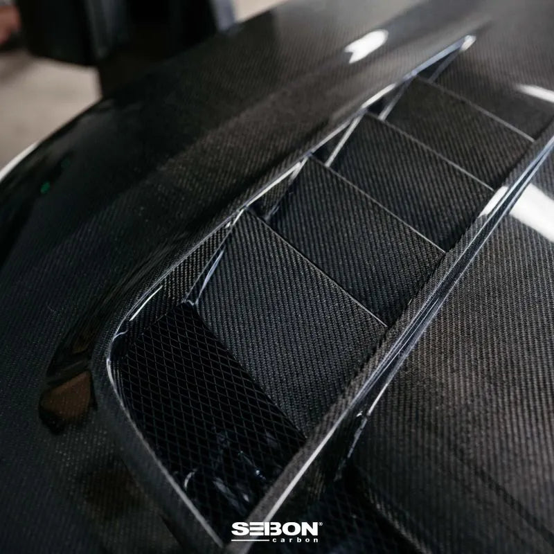 Seibon carbon fiber hood with gloss finish for Honda Civic Type-R (9)