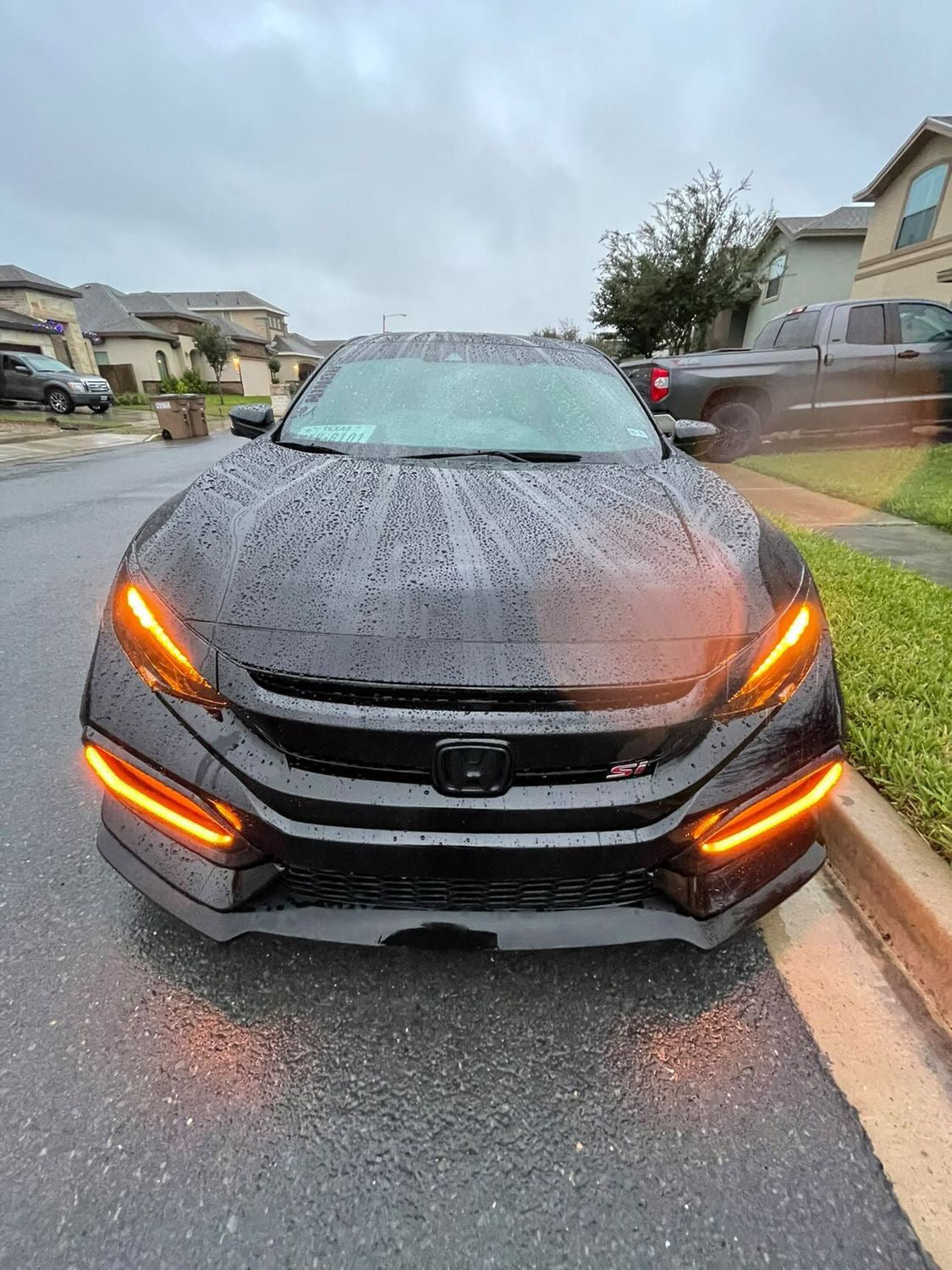 Sequential garnish lights installed in fog light covers (6)