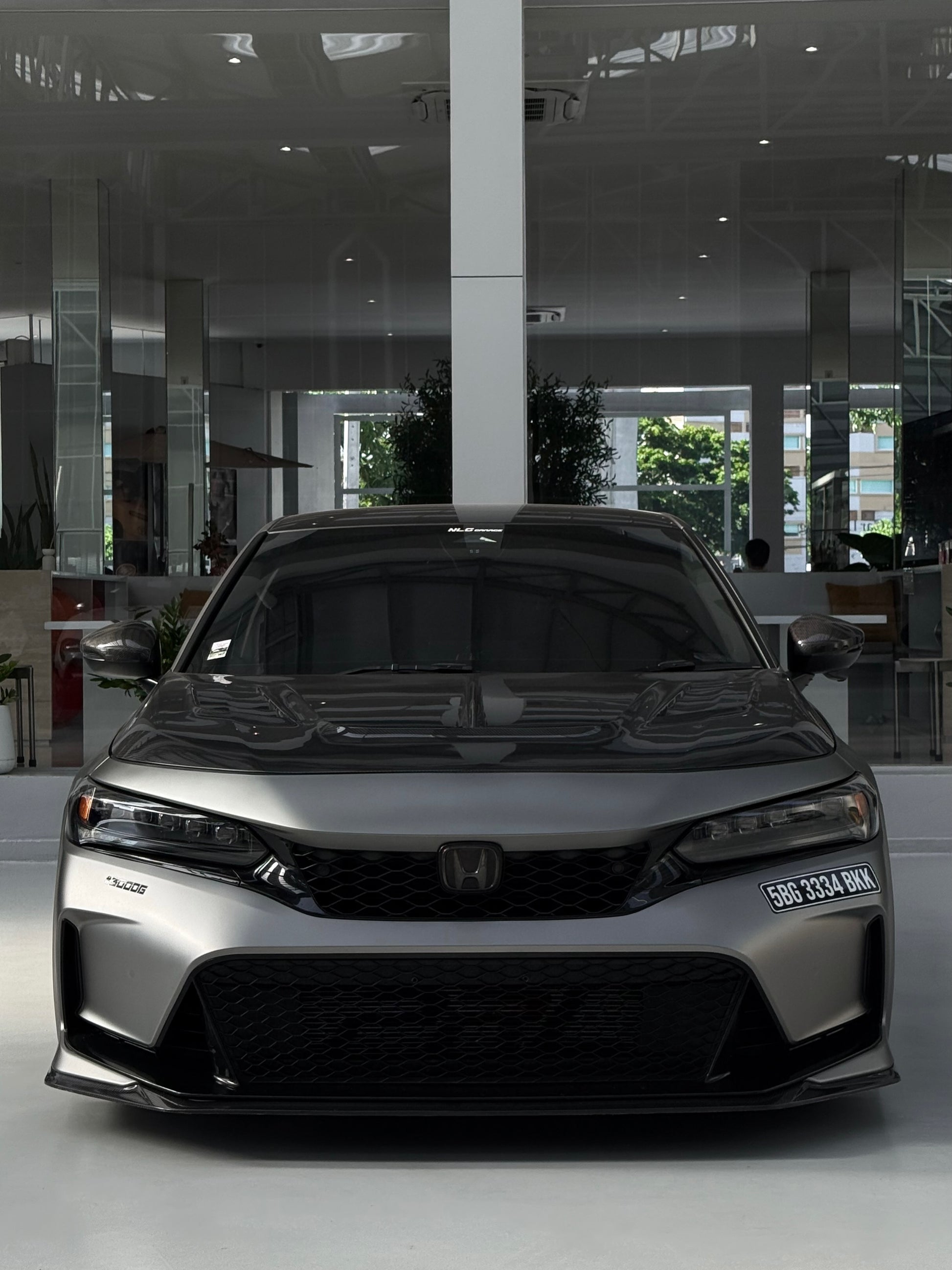 UMS carbon fiber hood V2 with center ridge, front view, Honda Civic Type R FL5 2023+