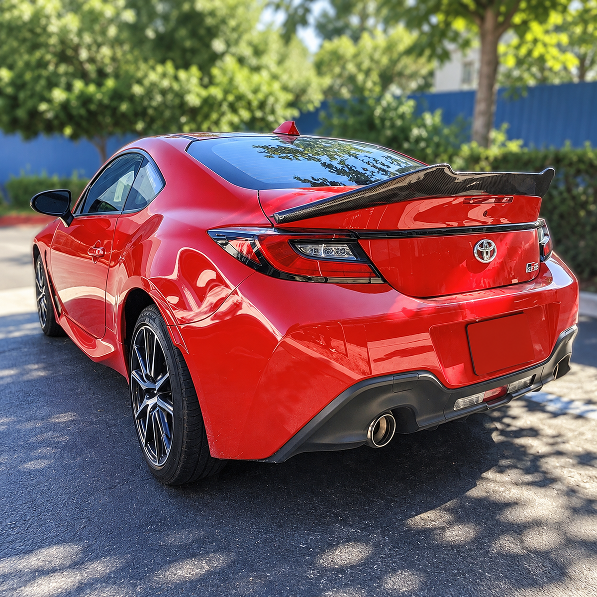 V Style Highkick carbon fiber trunk spoiler for Subaru BRZ and Toyota GR86 (2)